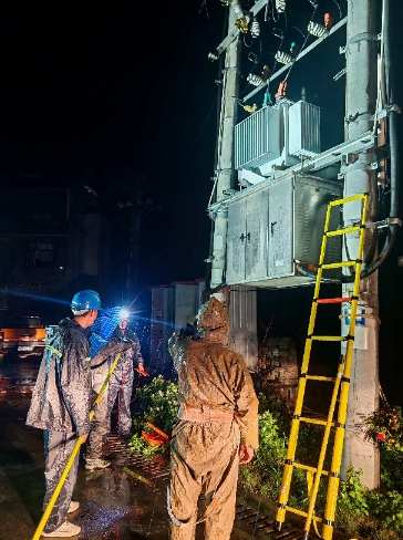 湖北通城：驚雷過后，150戶停電無訴求